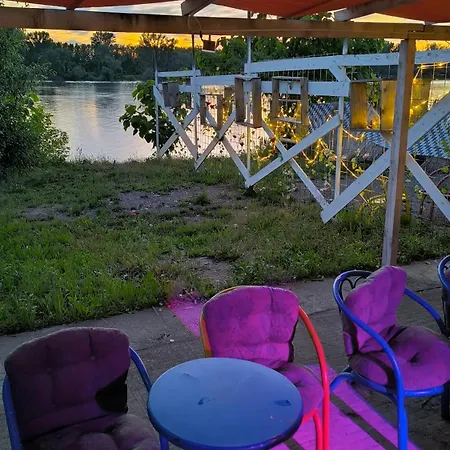 Διαμέρισμα Splash House Pool Party