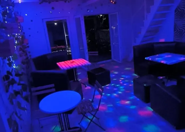 Splash House Pool Party Daire *